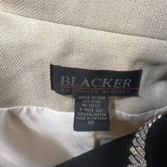 Chic Cream Women's Blazer - Picture 4 of 7